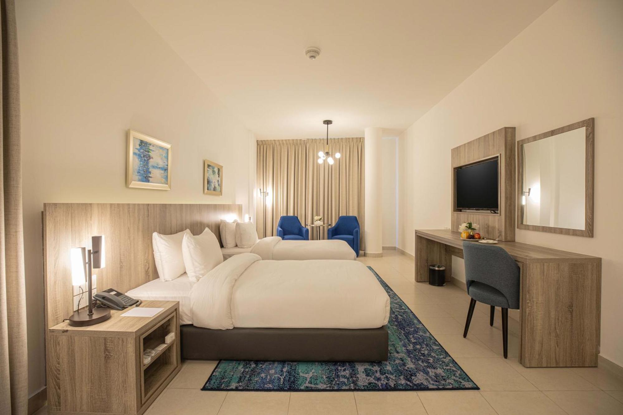 Golden Tulip 4*