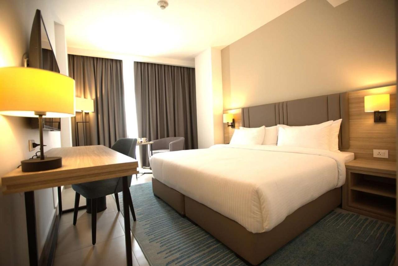 Golden Tulip Hotel 4*